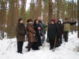kodu-uurijad-metsakalmistul-6-veebruaril-2011